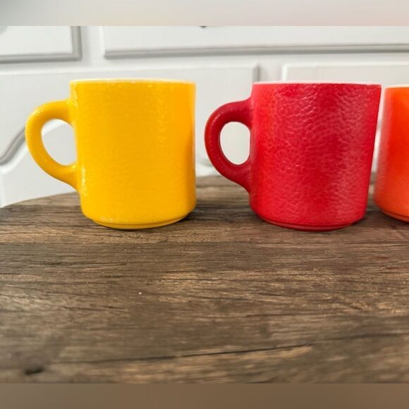 Vintage MCM Hazel Atlas “Orange Peel” Milk Glass Coffee Cups C Handles Set of 4 - Picture 2 of 6